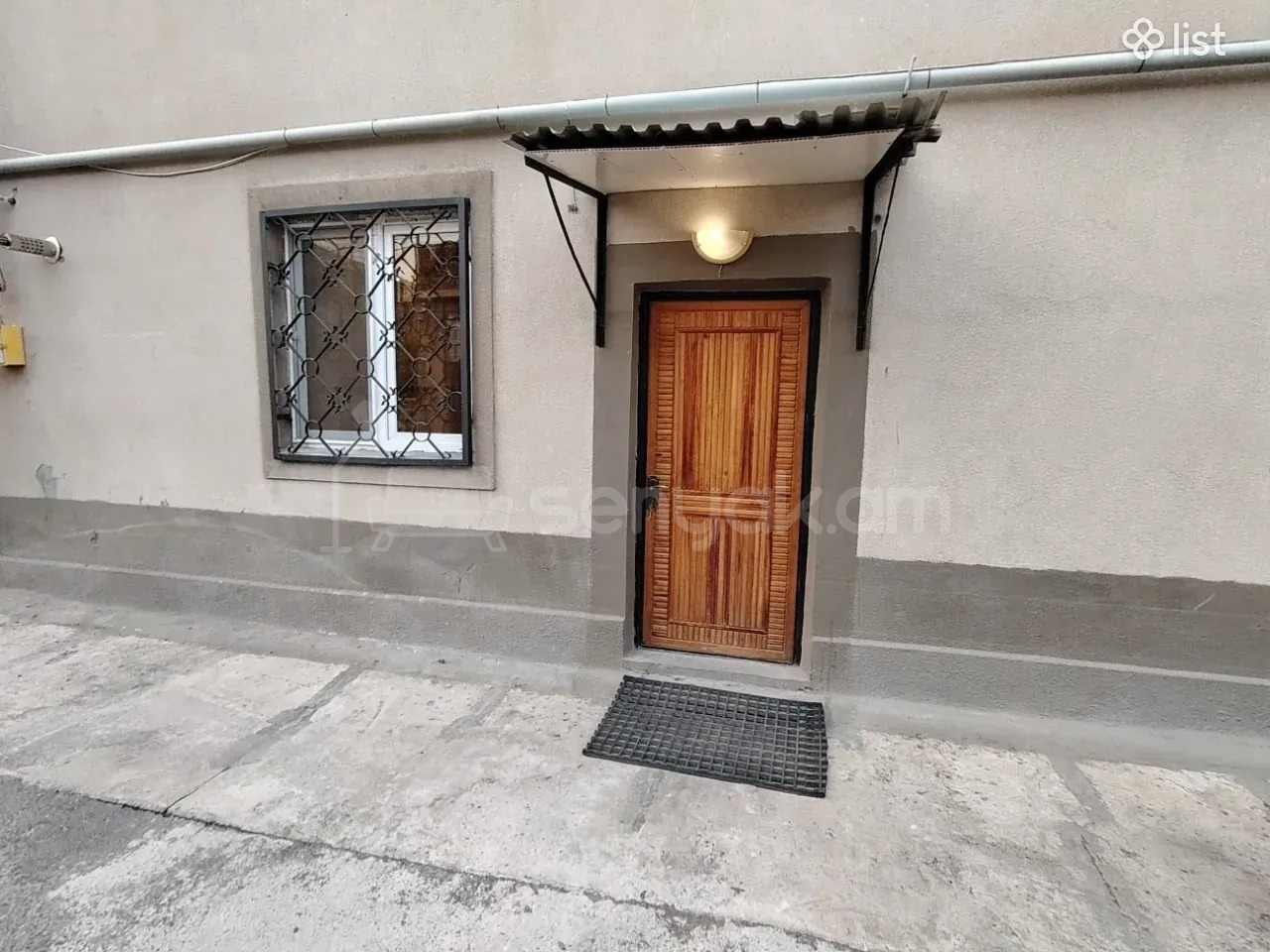 2 Սենյականոց Բնակարան Քարե Շենքում, 45քմ, 1/2 հարկ, Նորմալ Վիճակում, Կահավորված