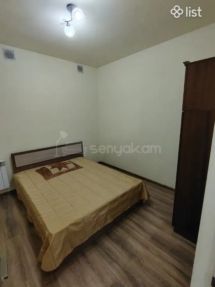 2 Սենյականոց Բնակարան Քարե Շենքում, 45քմ, 1/2 հարկ, Նորմալ Վիճակում, Կահավորված