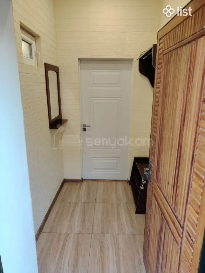 2 Սենյականոց Բնակարան Քարե Շենքում, 45քմ, 1/2 հարկ, Նորմալ Վիճակում, Կահավորված