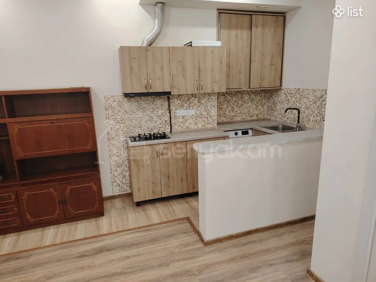 2 Սենյականոց Բնակարան Քարե Շենքում, 45քմ, 1/2 հարկ, Նորմալ Վիճակում, Կահավորված