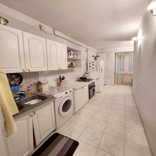 3 Սենյականոց Բնակարան, 80քմ, 8/9 հարկ, Կոսմետիկ Վերանորոգված