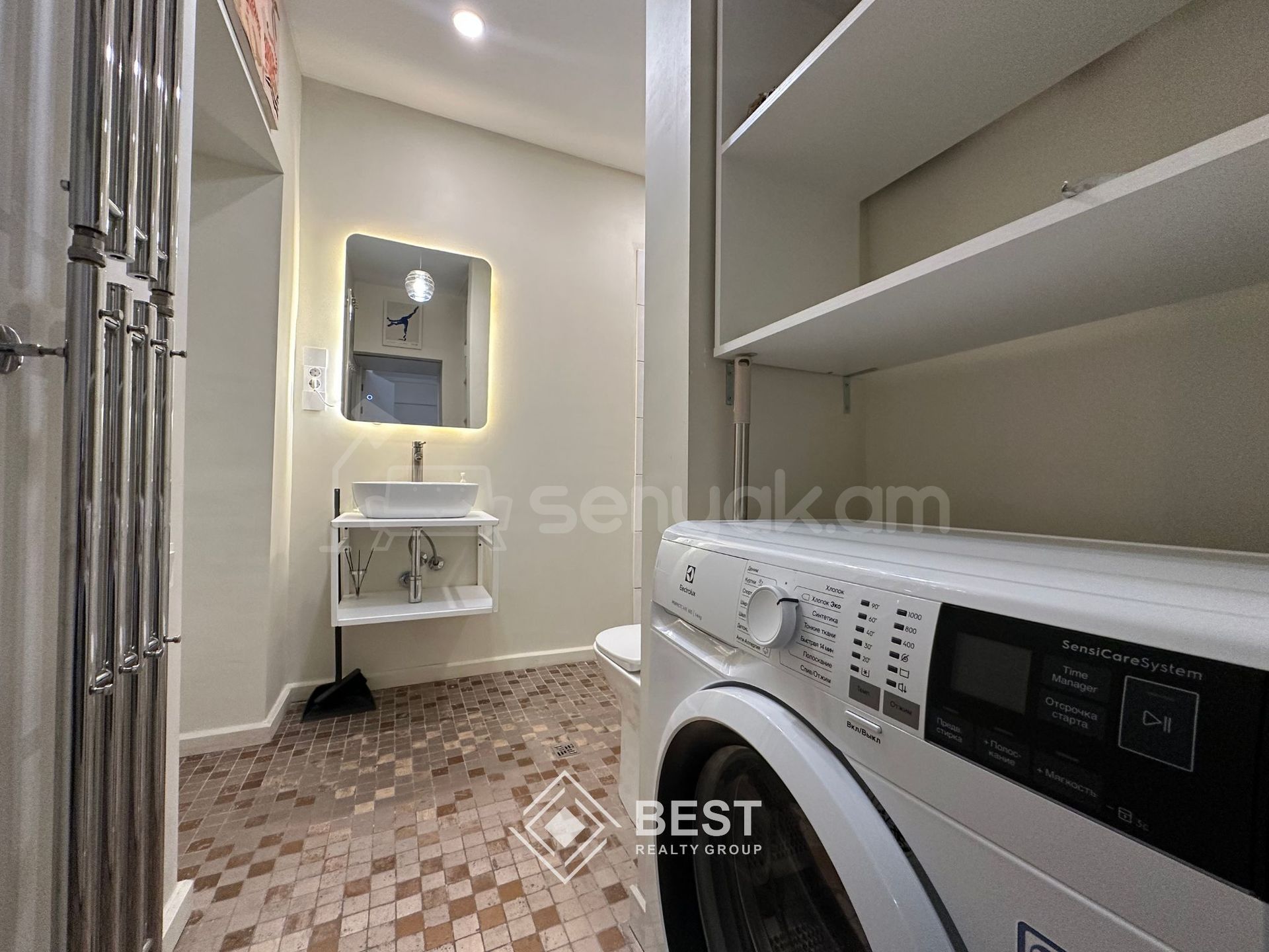 2 Սենյականոց Բնակարան Քարե Շենքում, 54քմ, 3/5 հարկ, Դիզայներական Վերանորոգված