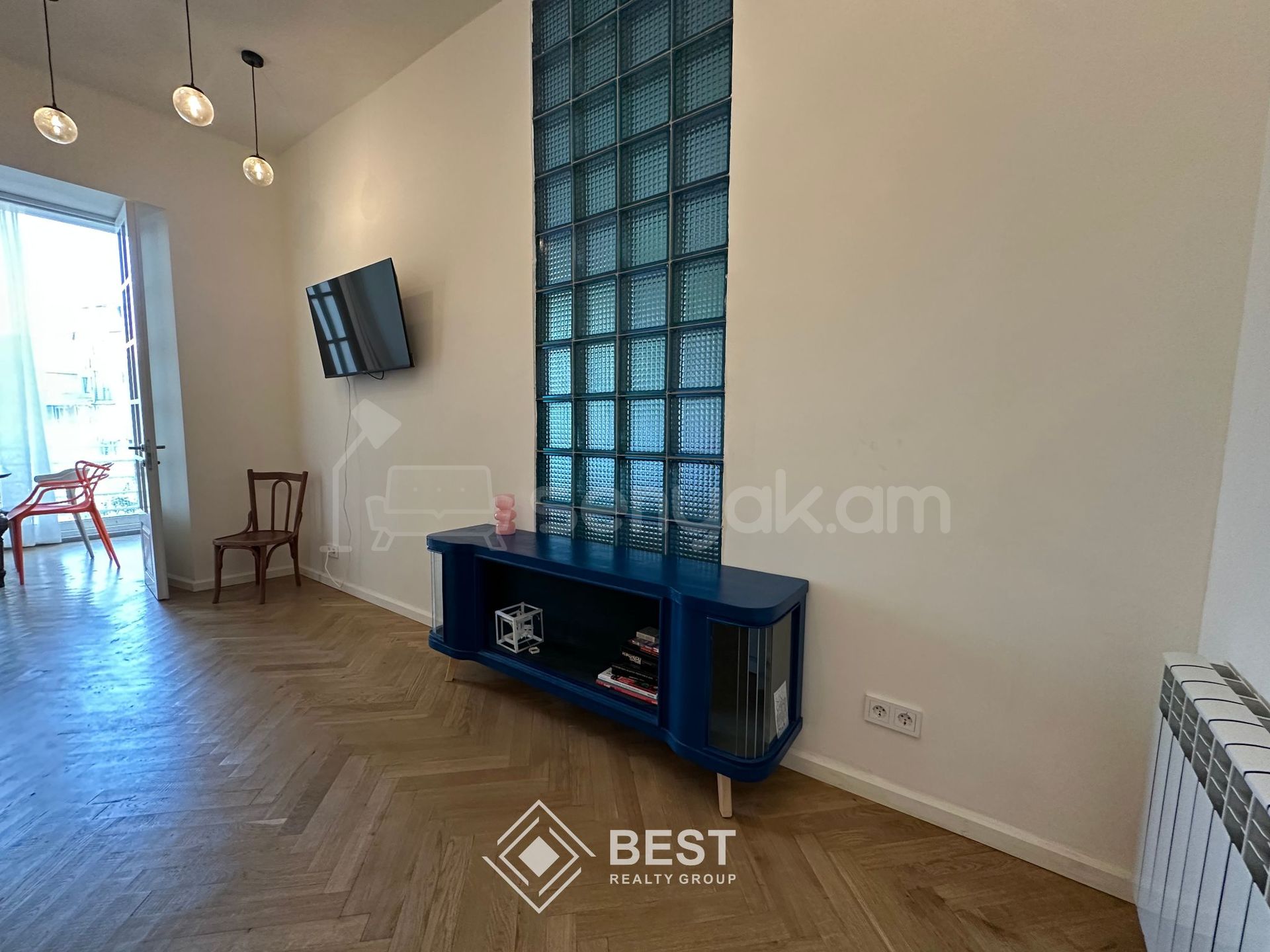 2 Սենյականոց Բնակարան Քարե Շենքում, 54քմ, 3/5 հարկ, Դիզայներական Վերանորոգված