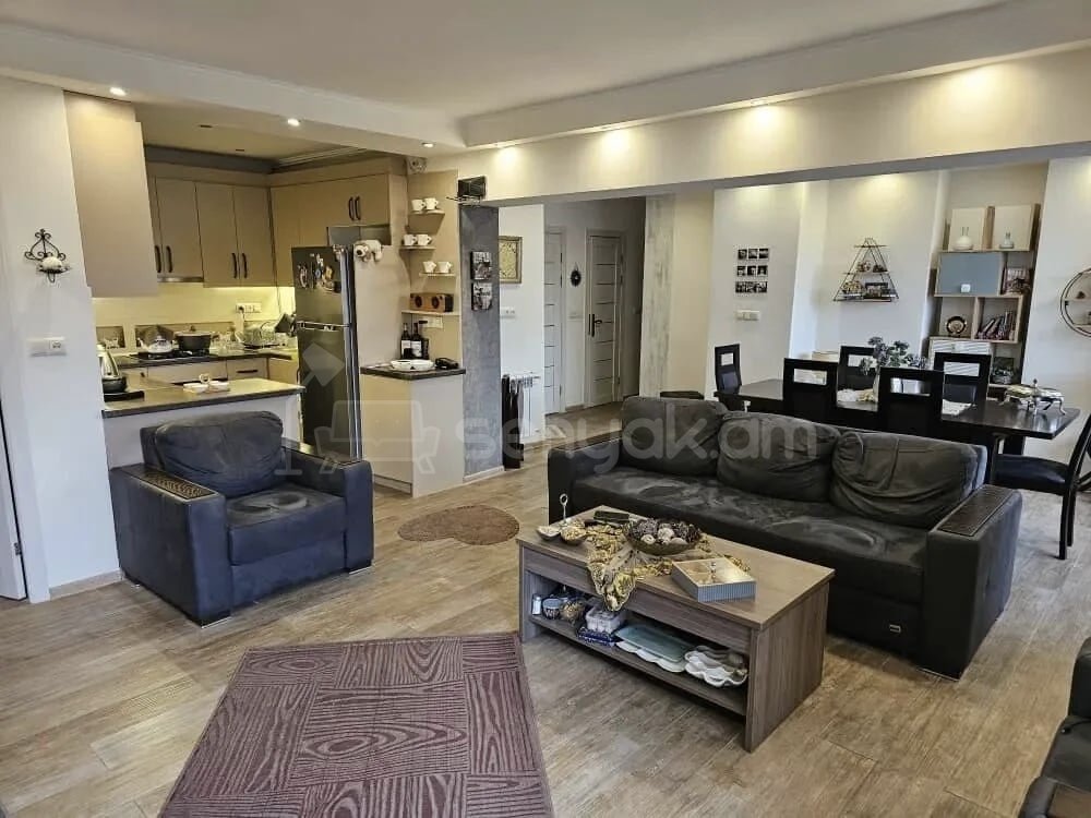 4 Սենյականոց Բնակարան, 87քմ, 7/13 հարկ, Կապիտալ Վերանորոգված