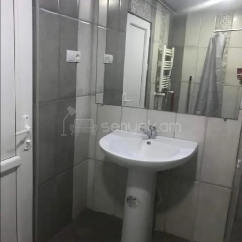 2 Սենյականոց Բնակարան, 45քմ, 8/9 հարկ, Կոսմետիկ Վերանորոգված, Կահավորված, Արևկող