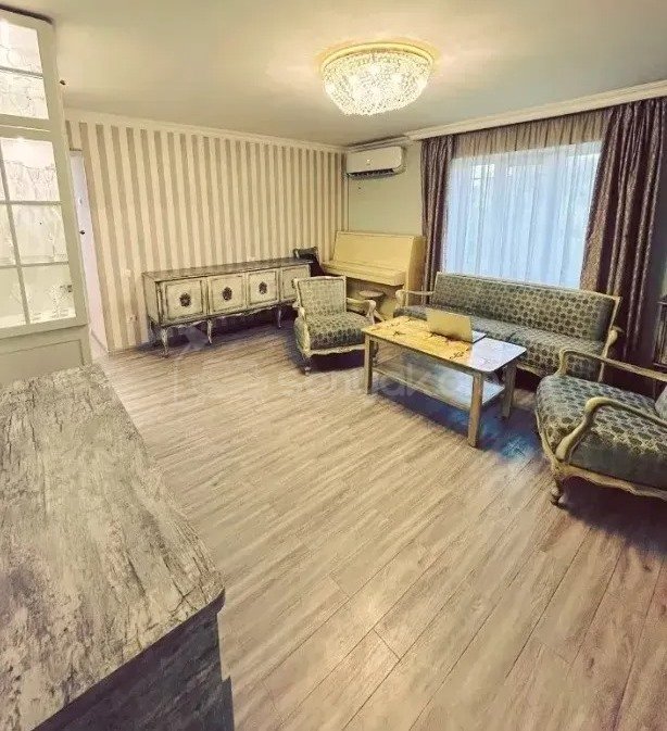 4 Սենյականոց Բնակարան Քարե Շենքում, 74քմ, 5/5 հարկ, Կապիտալ Վերանորոգված