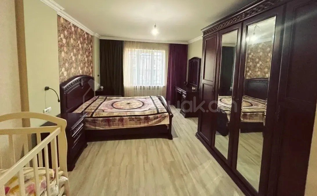 4 Սենյականոց Բնակարան Քարե Շենքում, 74քմ, 5/5 հարկ, Կապիտալ Վերանորոգված