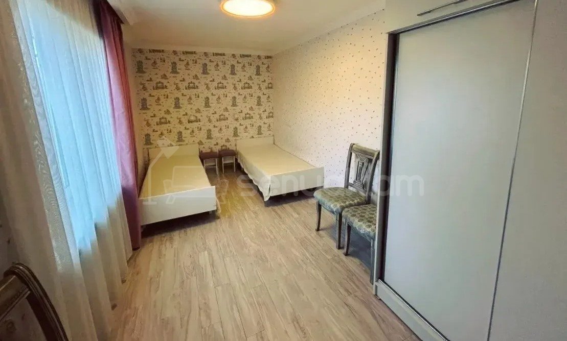 4 Սենյականոց Բնակարան Քարե Շենքում, 74քմ, 5/5 հարկ, Կապիտալ Վերանորոգված