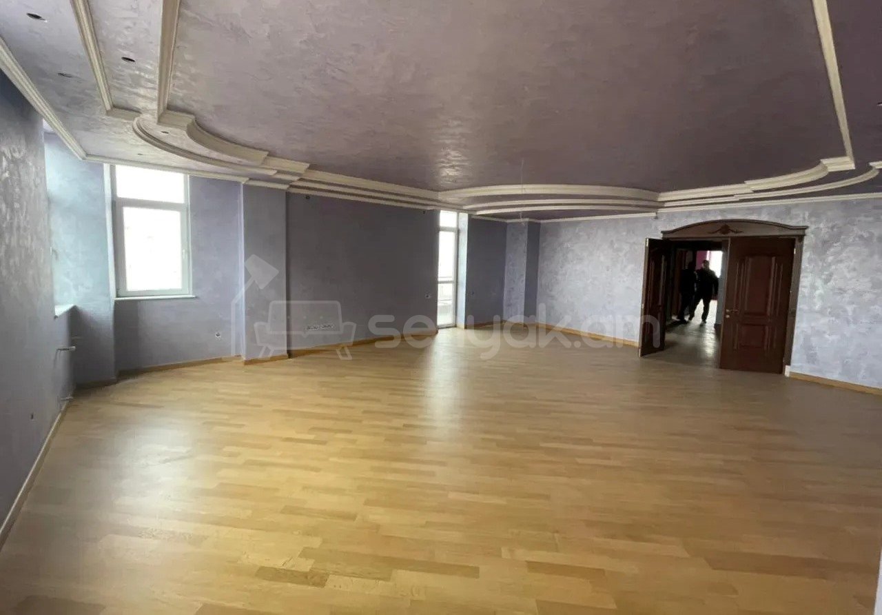 4 Սենյականոց Բնակարան Նորակառույցում, 134քմ, 12/17 հարկ, Կապիտալ Վերանորոգված