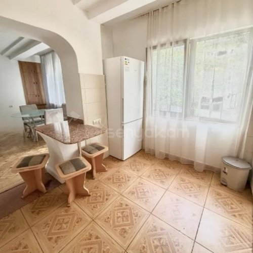 2 Սենյականոց Բնակարան Քարե Շենքում, 50քմ, 3/7 հարկ, Կապիտալ Վերանորոգված, Կահավորված, Արևկող