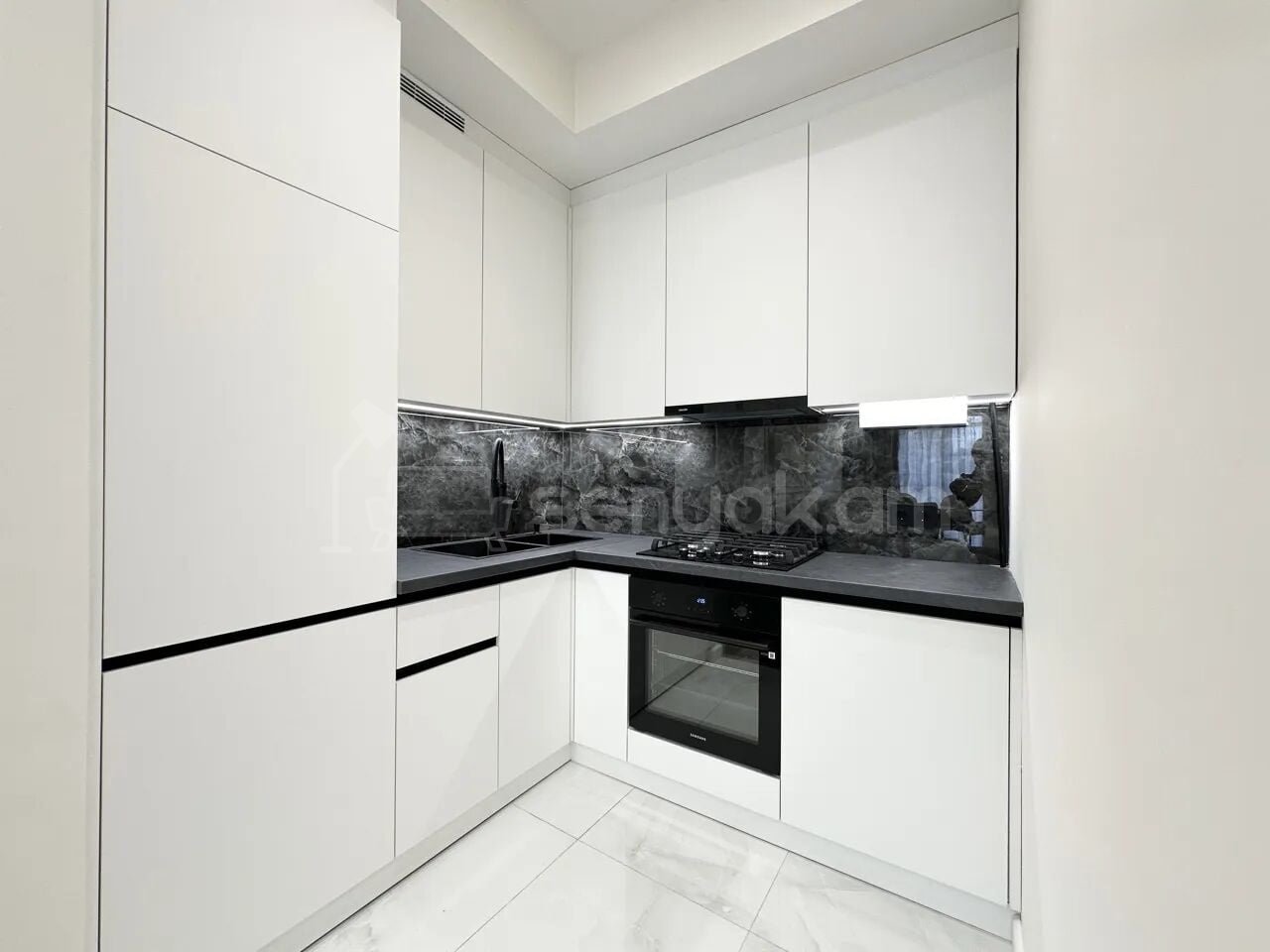 2 Սենյականոց Բնակարան Նորակառույցում, 52քմ, 5/16 հարկ, Կապիտալ Վերանորոգված