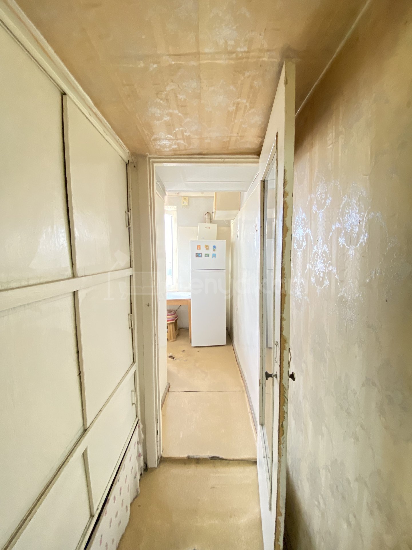 1 Սենյականոց Բնակարան Քարե Շենքում, 40քմ, 3/5 հարկ, Պետական Վիճակում