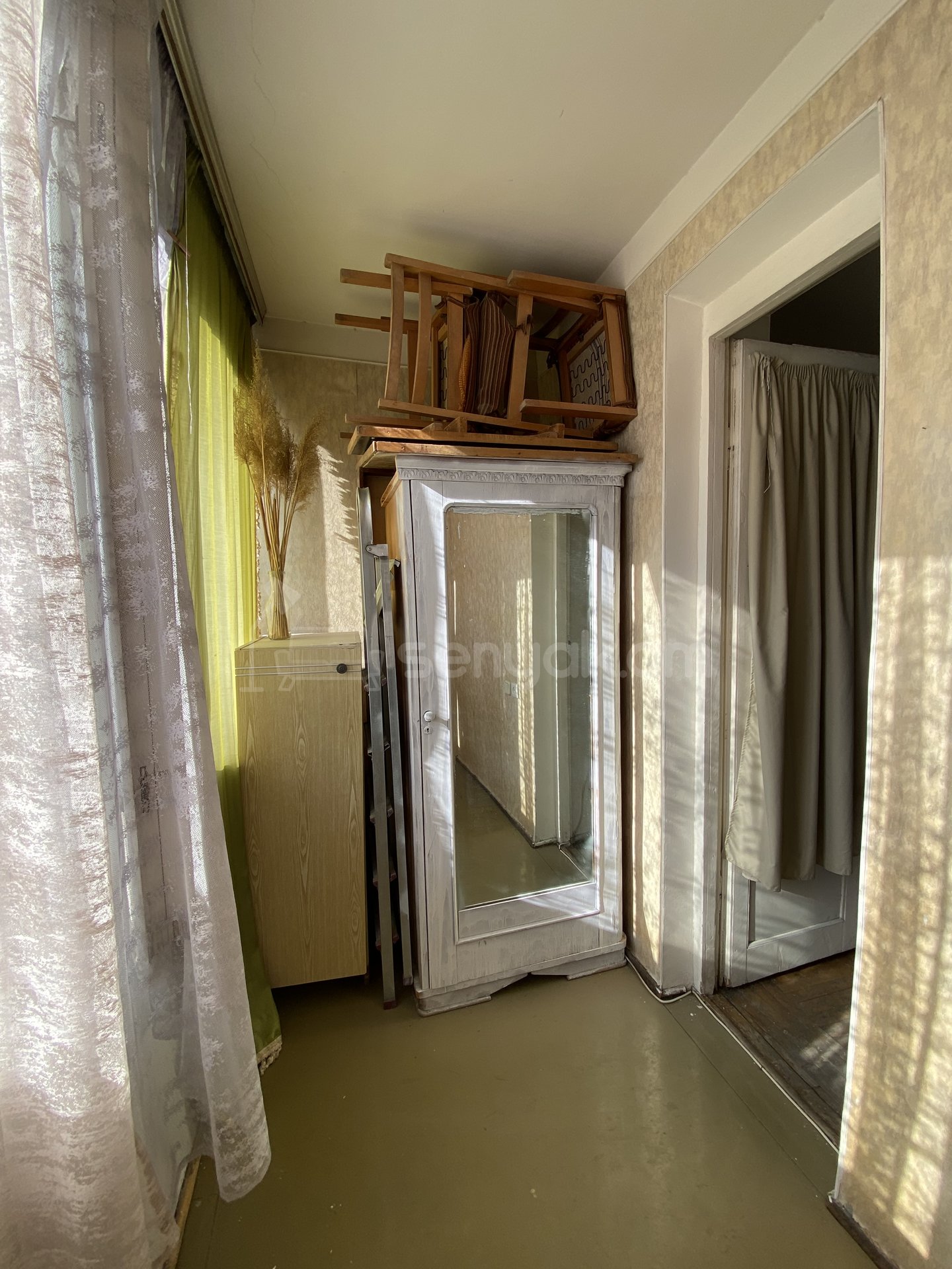 1 Սենյականոց Բնակարան Քարե Շենքում, 40քմ, 3/5 հարկ, Պետական Վիճակում