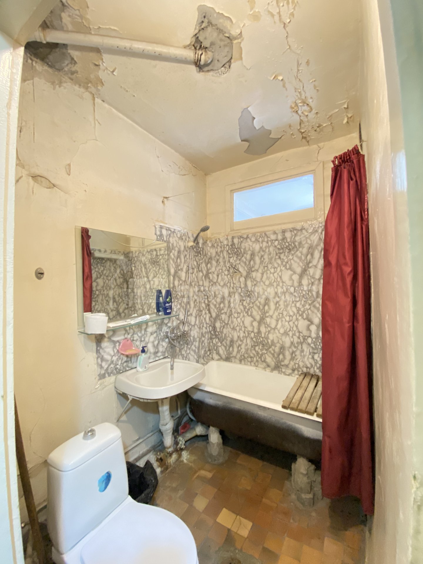 1 Սենյականոց Բնակարան Քարե Շենքում, 40քմ, 3/5 հարկ, Պետական Վիճակում