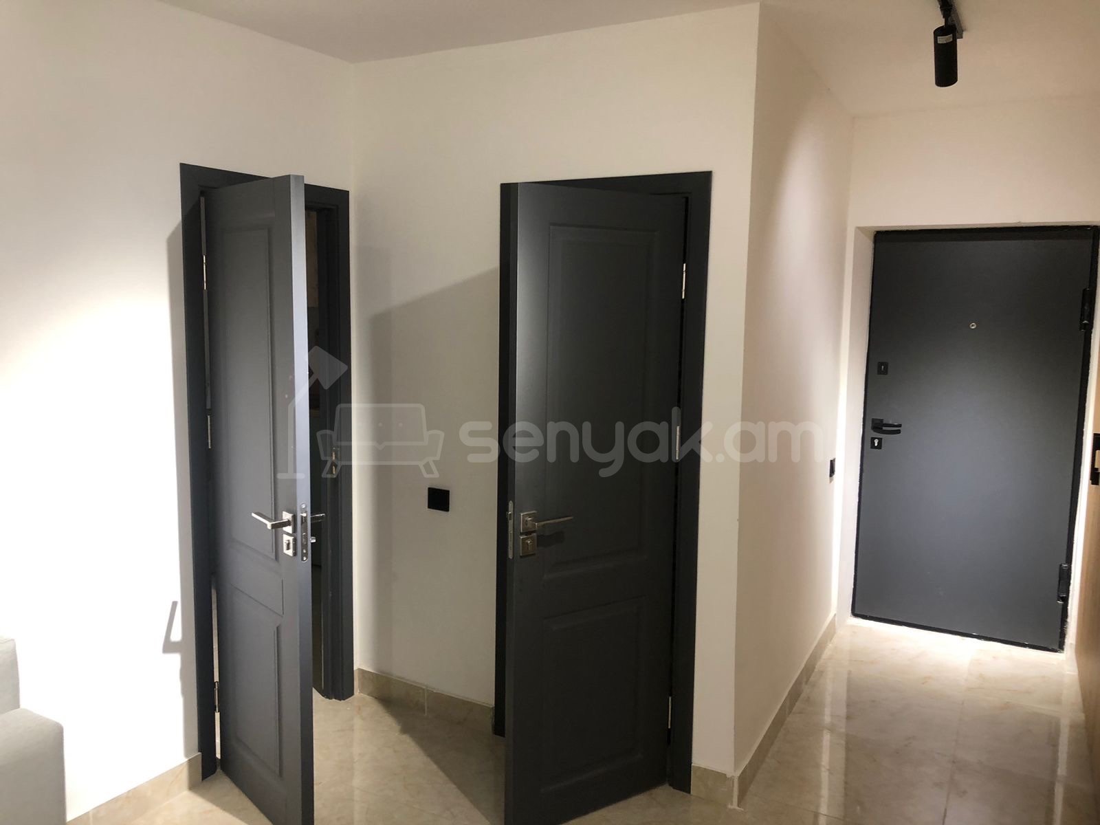 2 Սենյականոց Բնակարան, 34քմ, 1/2 հարկ, Դիզայներական Վերանորոգված