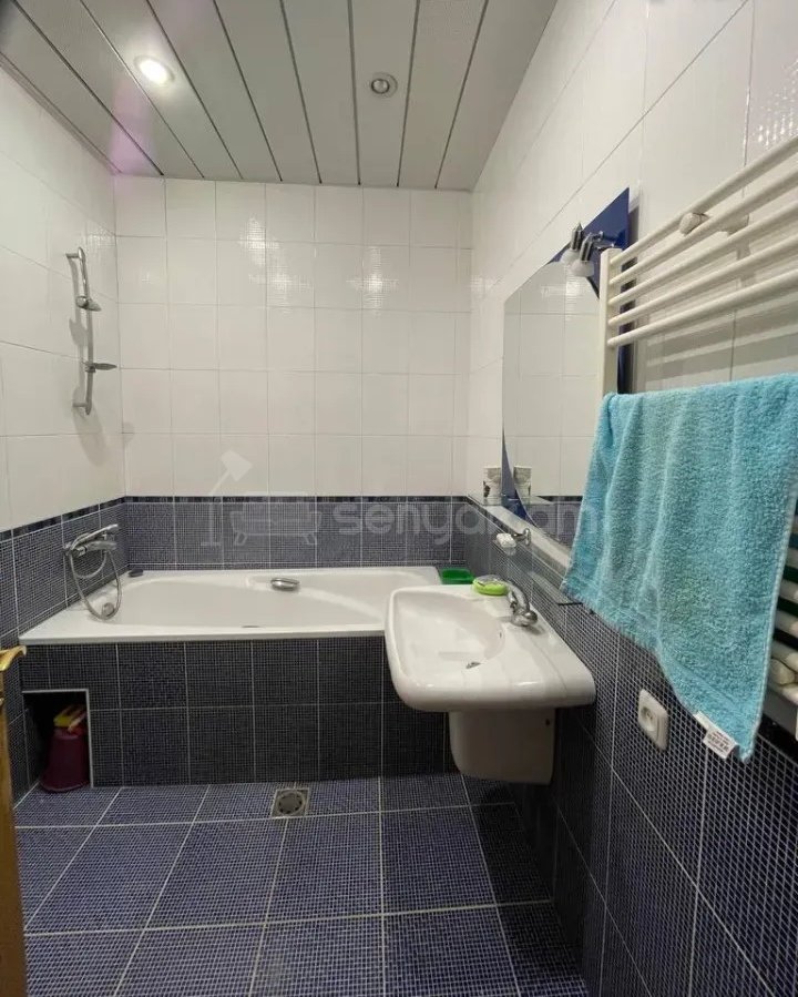 3 Սենյականոց Բնակարան Քարե Շենքում, 80քմ, 1/5 հարկ, Դիզայներական Վերանորոգված, Կահավորված