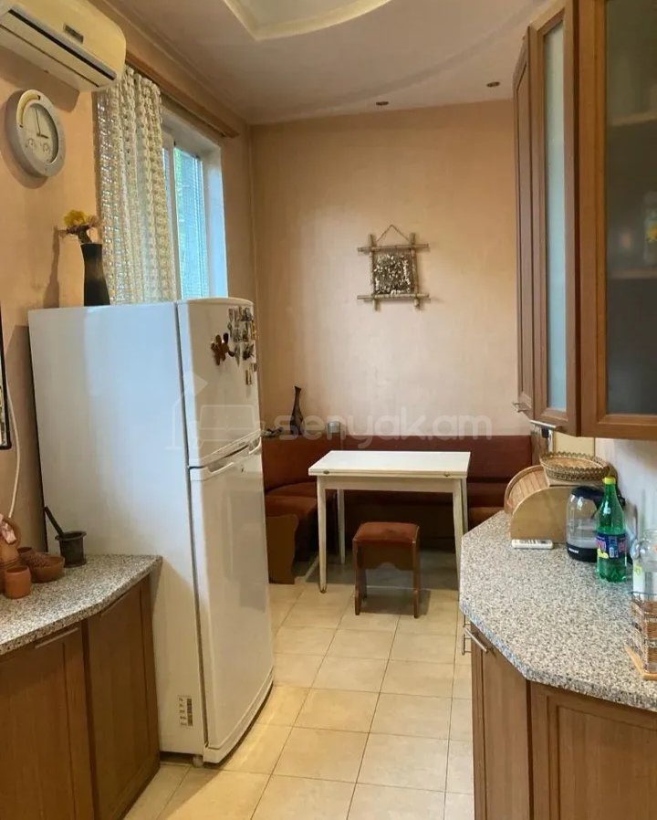 3 Սենյականոց Բնակարան Քարե Շենքում, 80քմ, 1/5 հարկ, Դիզայներական Վերանորոգված, Կահավորված