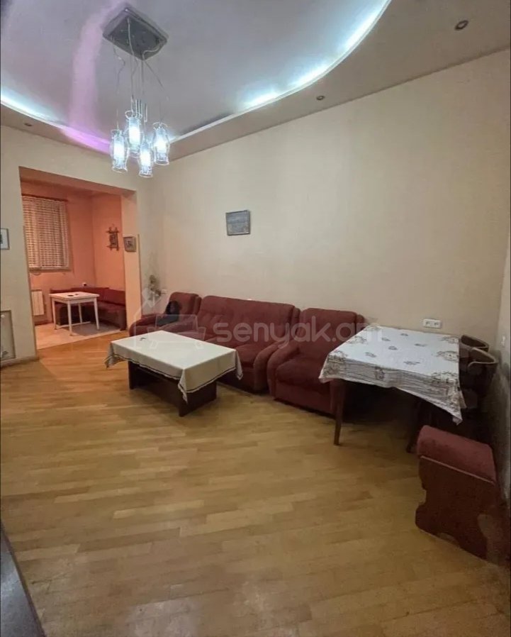 3 Սենյականոց Բնակարան Քարե Շենքում, 80քմ, 1/5 հարկ, Դիզայներական Վերանորոգված, Կահավորված