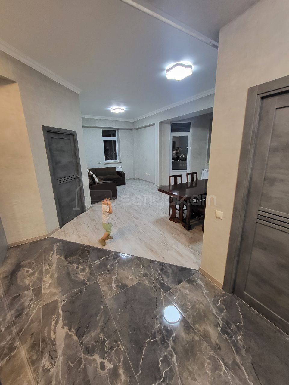 3 Սենյականոց Բնակարան Նորակառույցում, 80քմ, 8/10 հարկ, Կապիտալ Վերանորոգված, Կահավորված