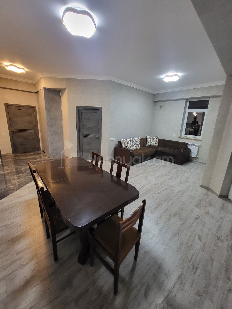 3 Սենյականոց Բնակարան Նորակառույցում, 80քմ, 8/10 հարկ, Կապիտալ Վերանորոգված, Կահավորված