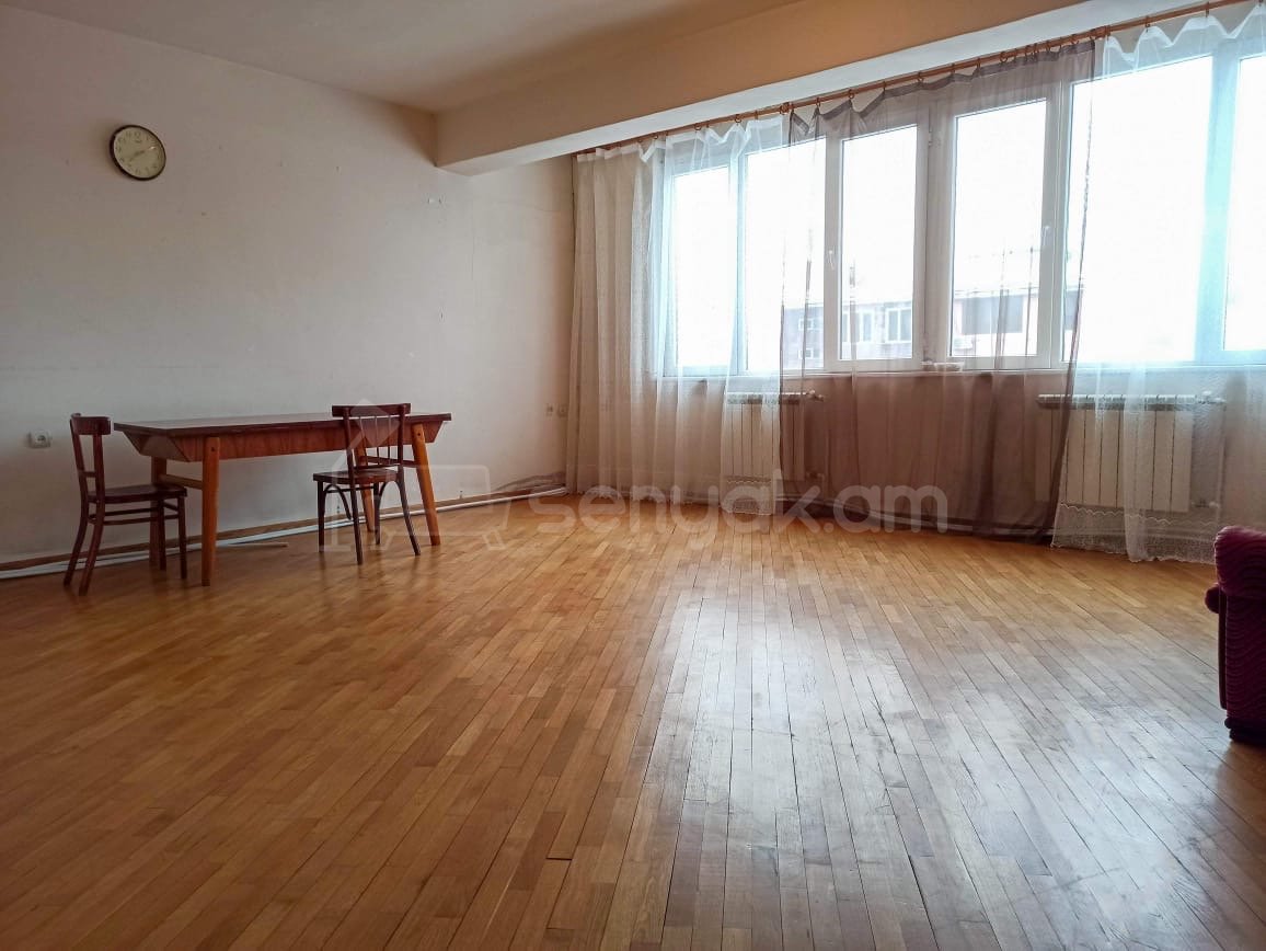 4 Սենյականոց Բնակարան Քարե Շենքում, 110քմ, 4/5 հարկ, Կոսմետիկ Վերանորոգված, Մասամբ Կահավորված, Արևկող