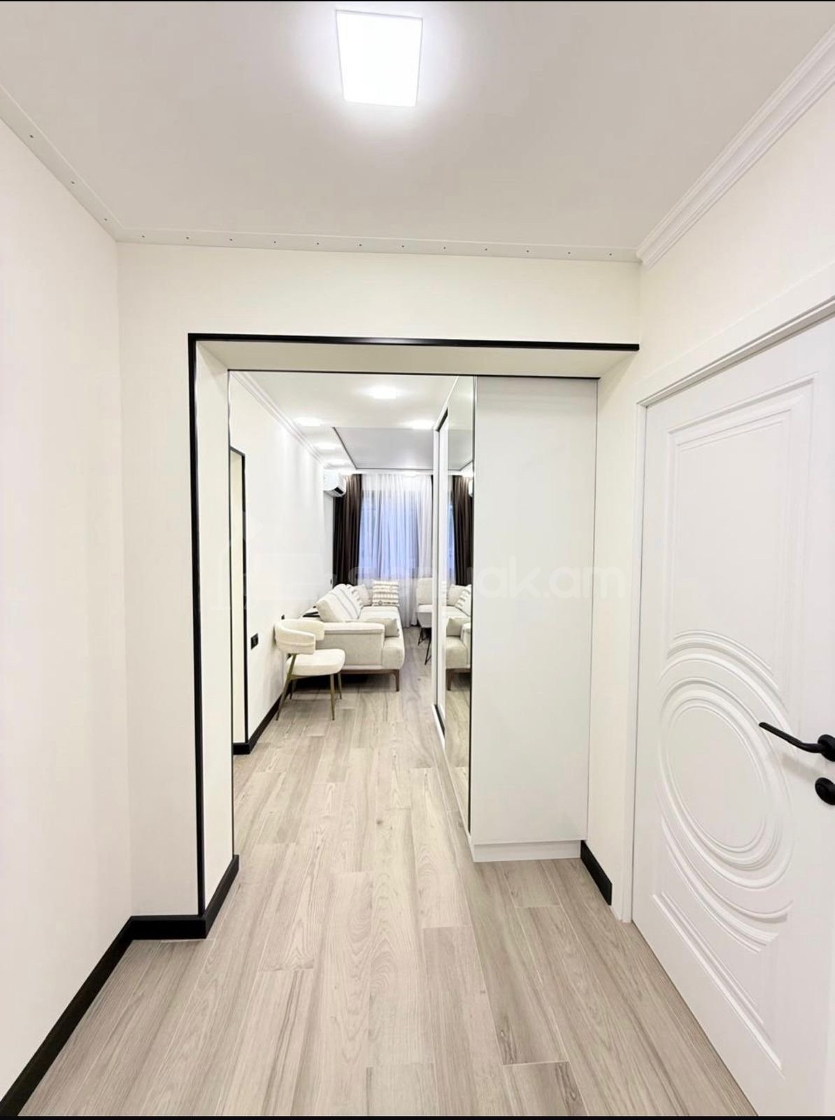 3 Սենյականոց Բնակարան, 84քմ, 1/9 հարկ, Դիզայներական Վերանորոգված