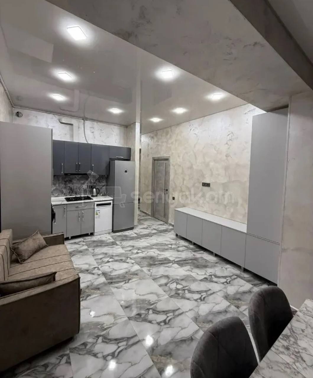 2 Սենյականոց Բնակարան Նորակառույցում, 42քմ, 5/14 հարկ, Դիզայներական Վերանորոգված, Կահավորված, Արևկող