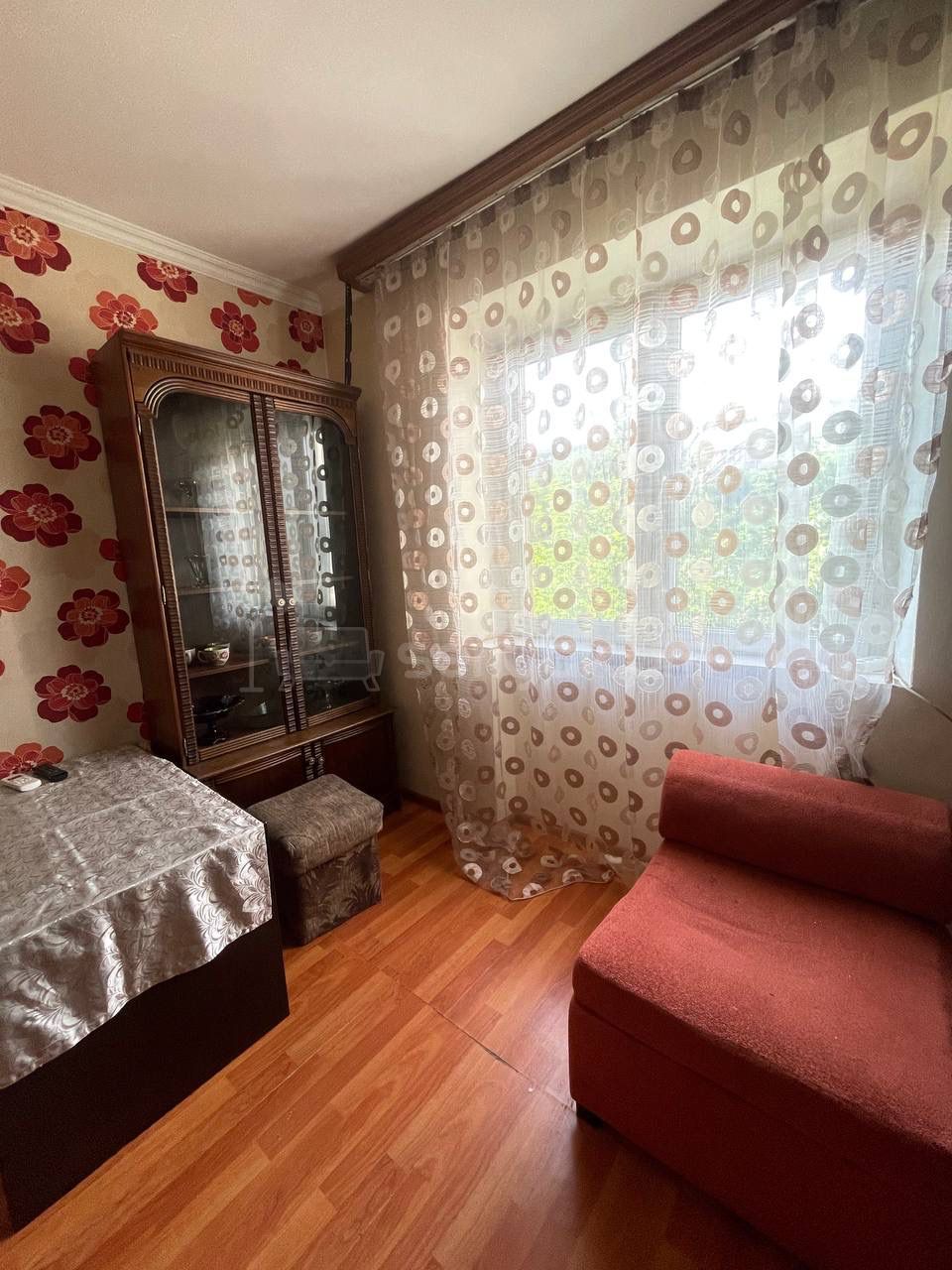 3 Սենյականոց Բնակարան Քարե Շենքում, 40քմ, 3/5 հարկ, Կոսմետիկ Վերանորոգված, Կահավորված, Արևկող