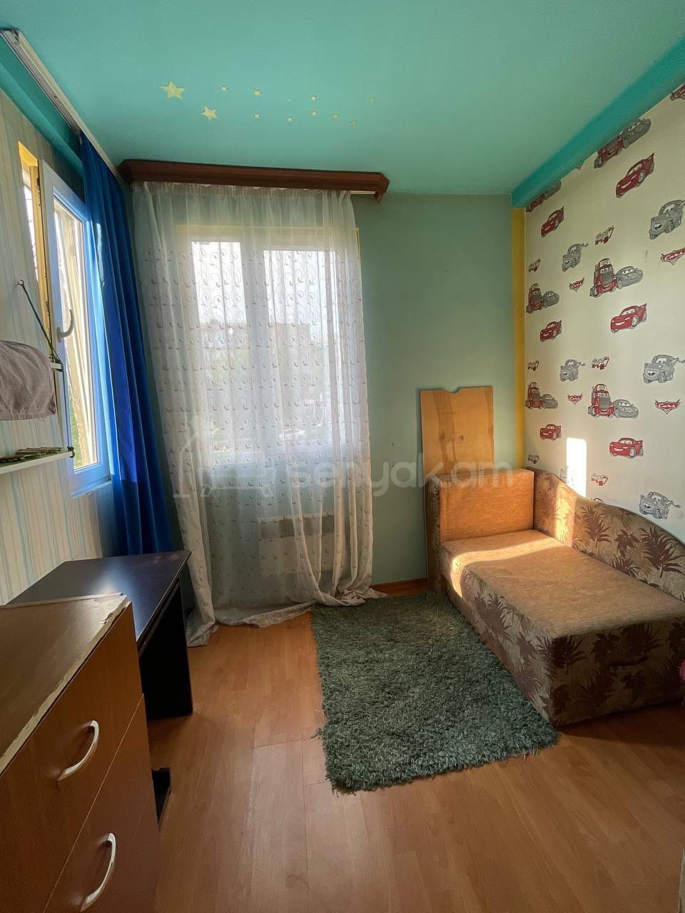 3 Սենյականոց Բնակարան Քարե Շենքում, 40քմ, 3/5 հարկ, Կոսմետիկ Վերանորոգված, Կահավորված, Արևկող