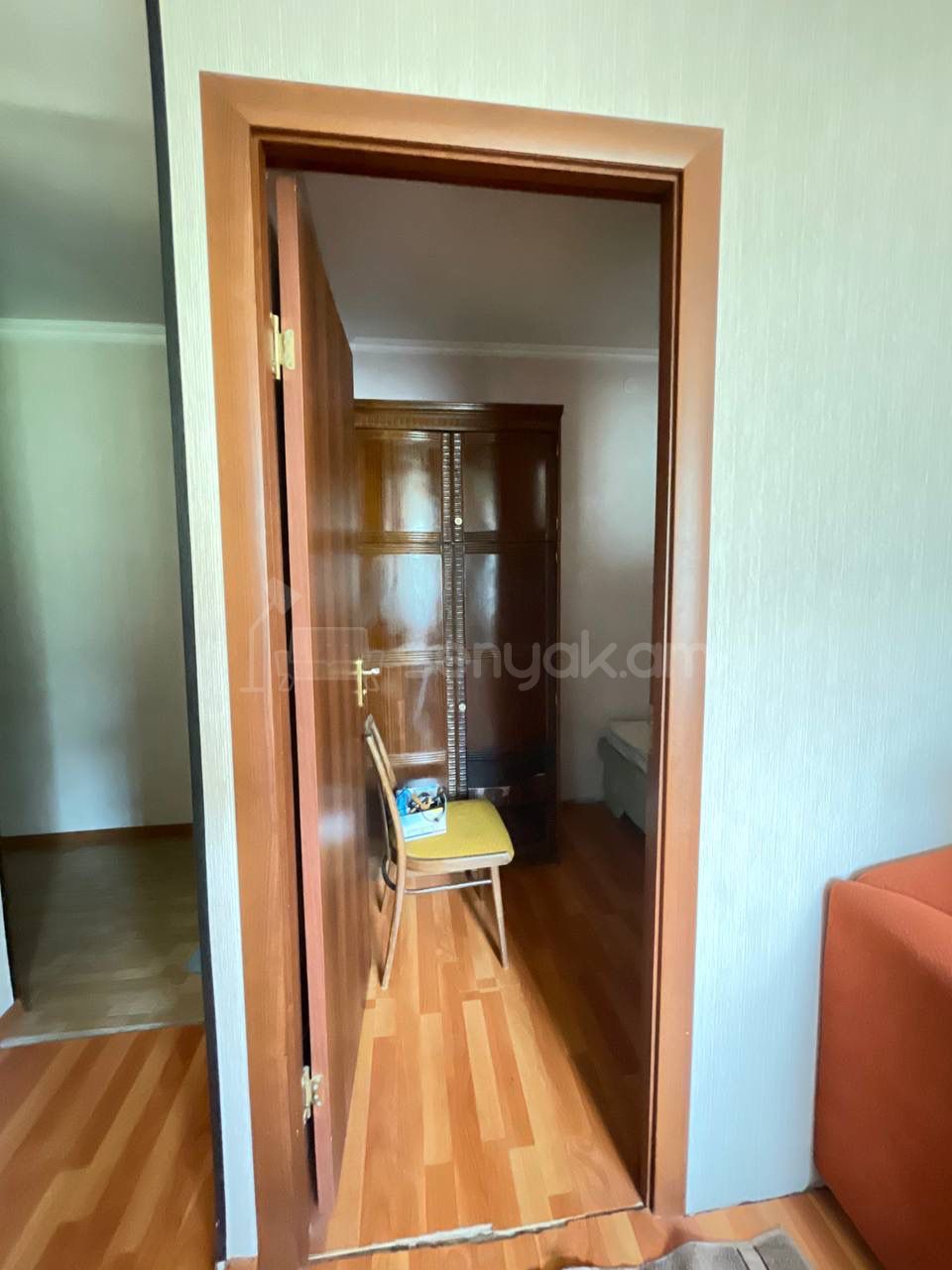 3 Սենյականոց Բնակարան Քարե Շենքում, 40քմ, 3/5 հարկ, Կոսմետիկ Վերանորոգված, Կահավորված, Արևկող