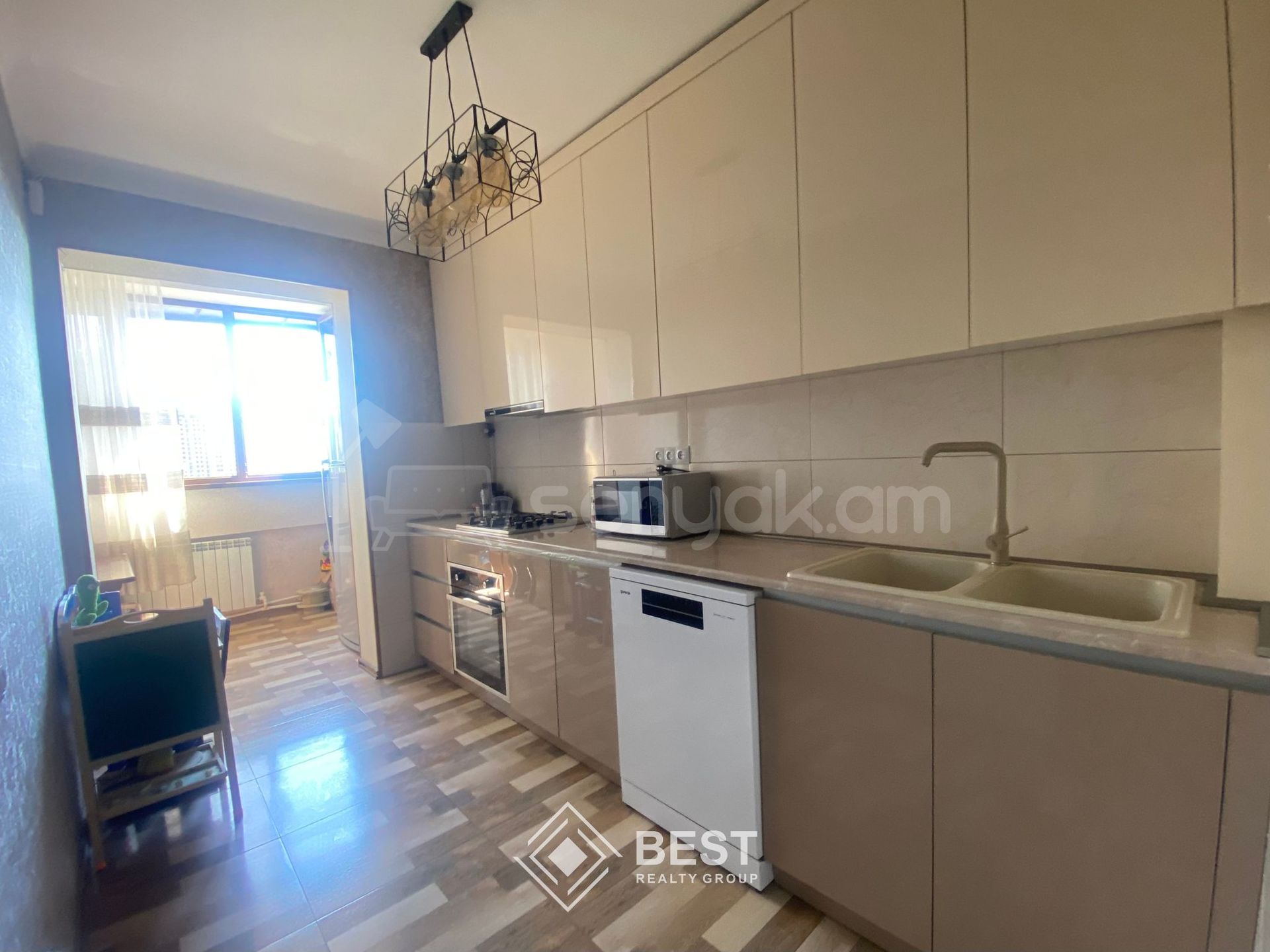 3 Սենյականոց Բնակարան, 68քմ, 3/9 հարկ, Կապիտալ Վերանորոգված