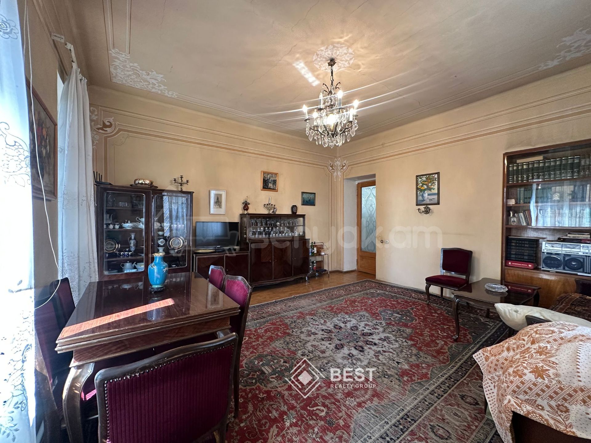 8 Սենյականոց Առանձնատուն, 316քմ, Լողավազանով