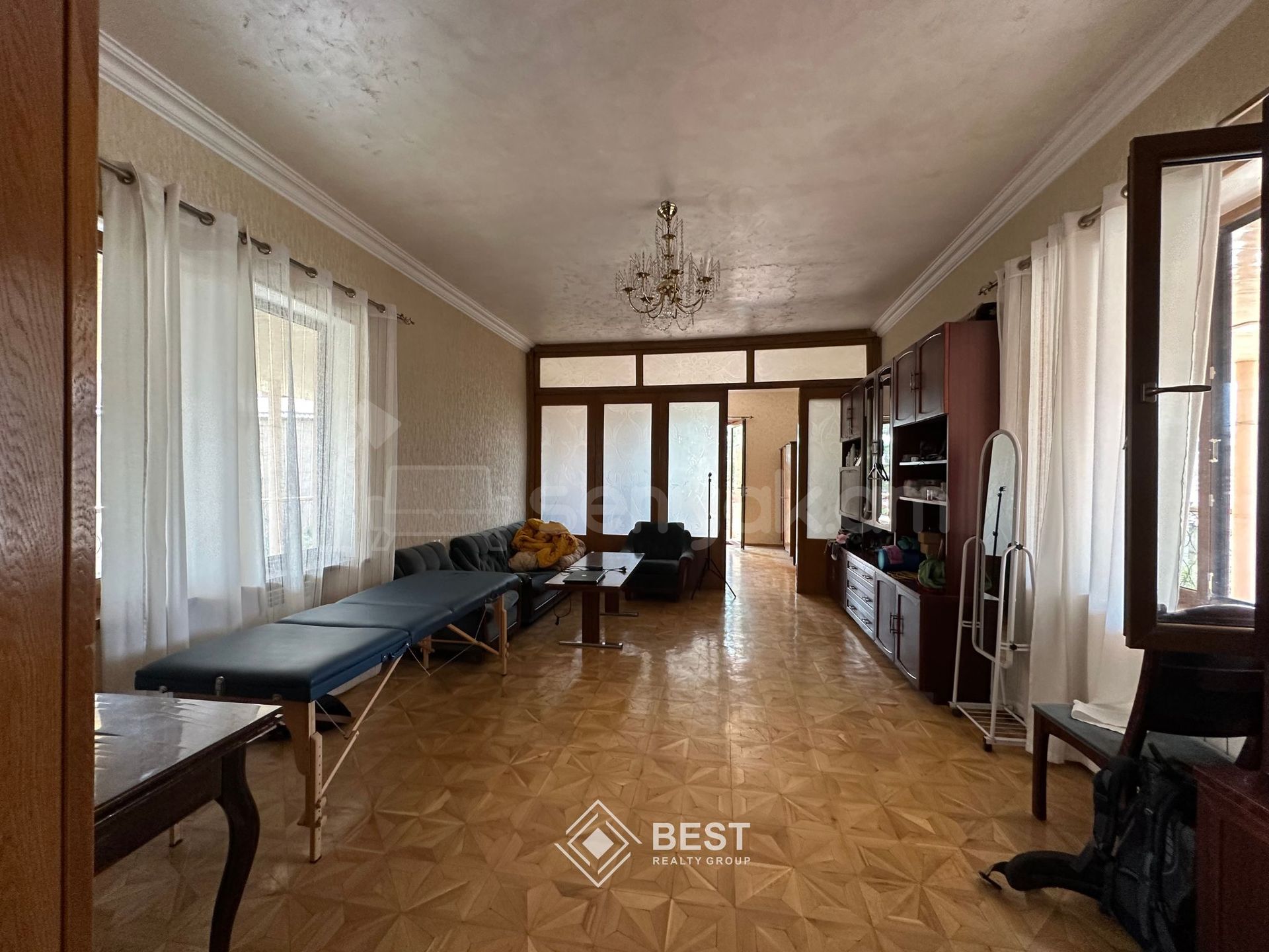 8 Սենյականոց Առանձնատուն, 316քմ, Լողավազանով