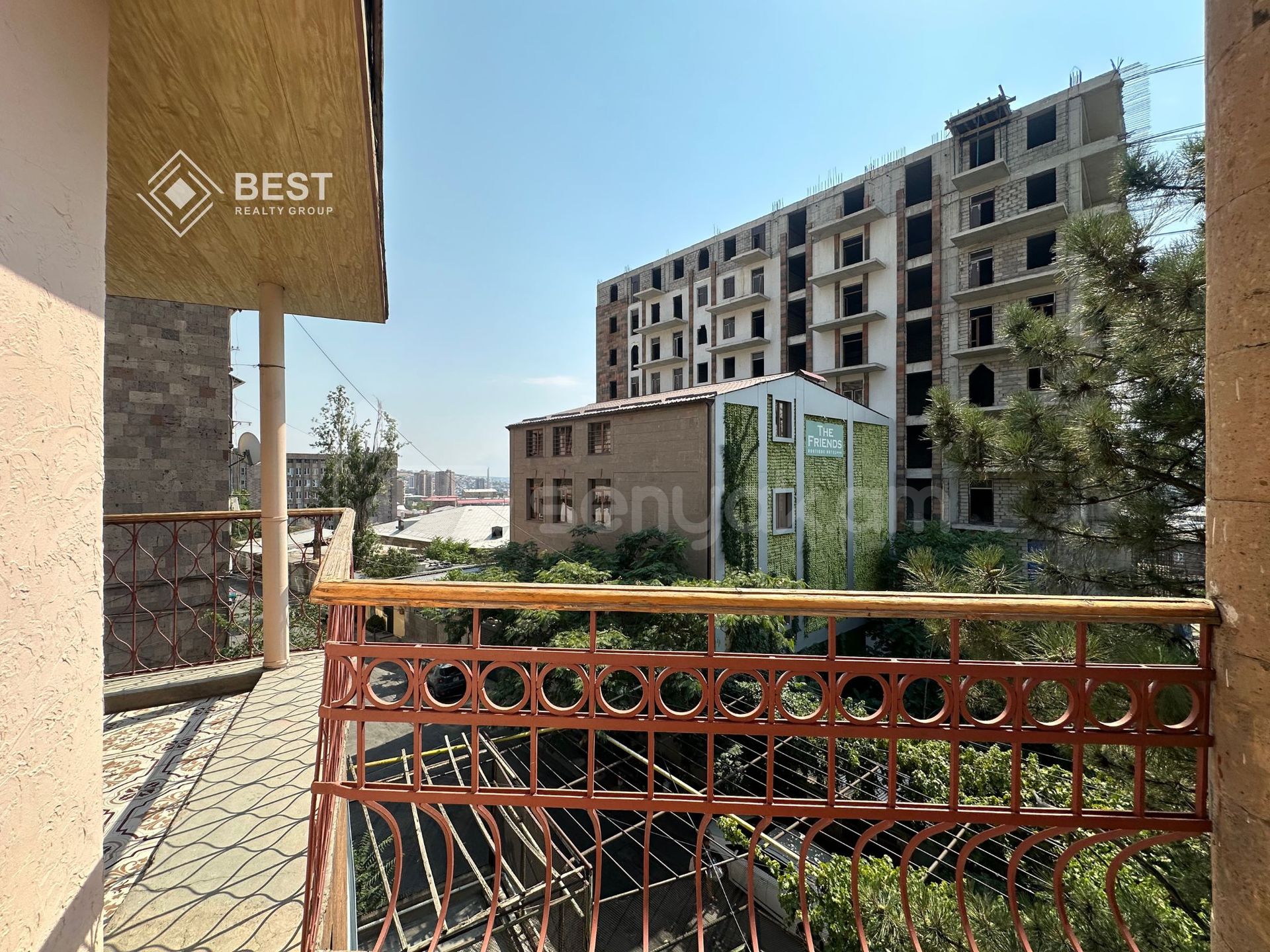 8 Սենյականոց Առանձնատուն, 316քմ, Լողավազանով