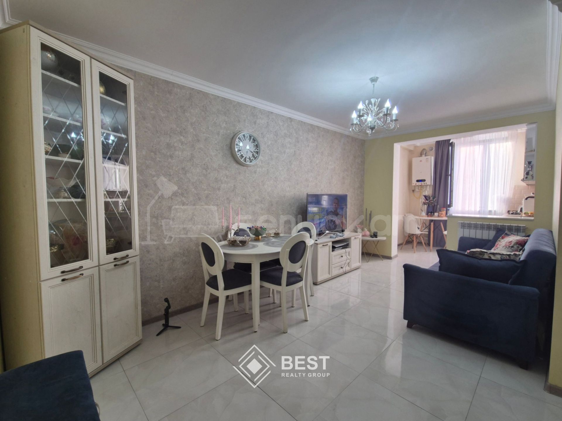 2 Սենյականոց Բնակարան Քարե Շենքում, 43քմ, 5/5 հարկ, Կապիտալ Վերանորոգված