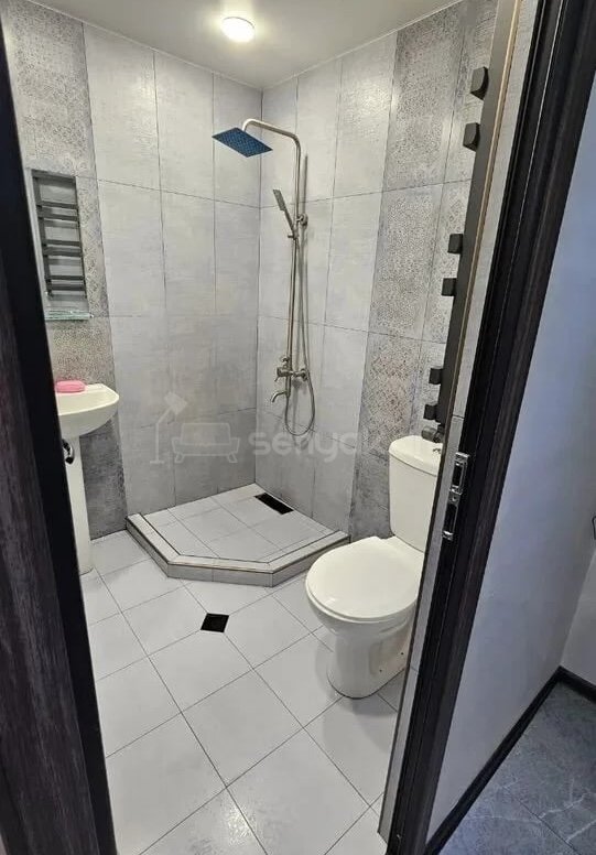 2 Սենյականոց Բնակարան Քարե Շենքում, 46քմ, 4/5 հարկ, Կապիտալ Վերանորոգված