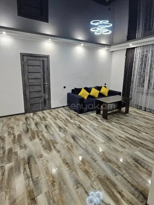 2 Սենյականոց Բնակարան Քարե Շենքում, 46քմ, 4/5 հարկ, Կապիտալ Վերանորոգված