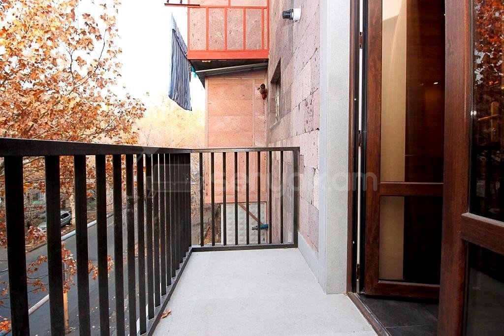 2 Սենյականոց Բնակարան Քարե Շենքում, 55քմ, 4/5 հարկ, Կապիտալ Վերանորոգված