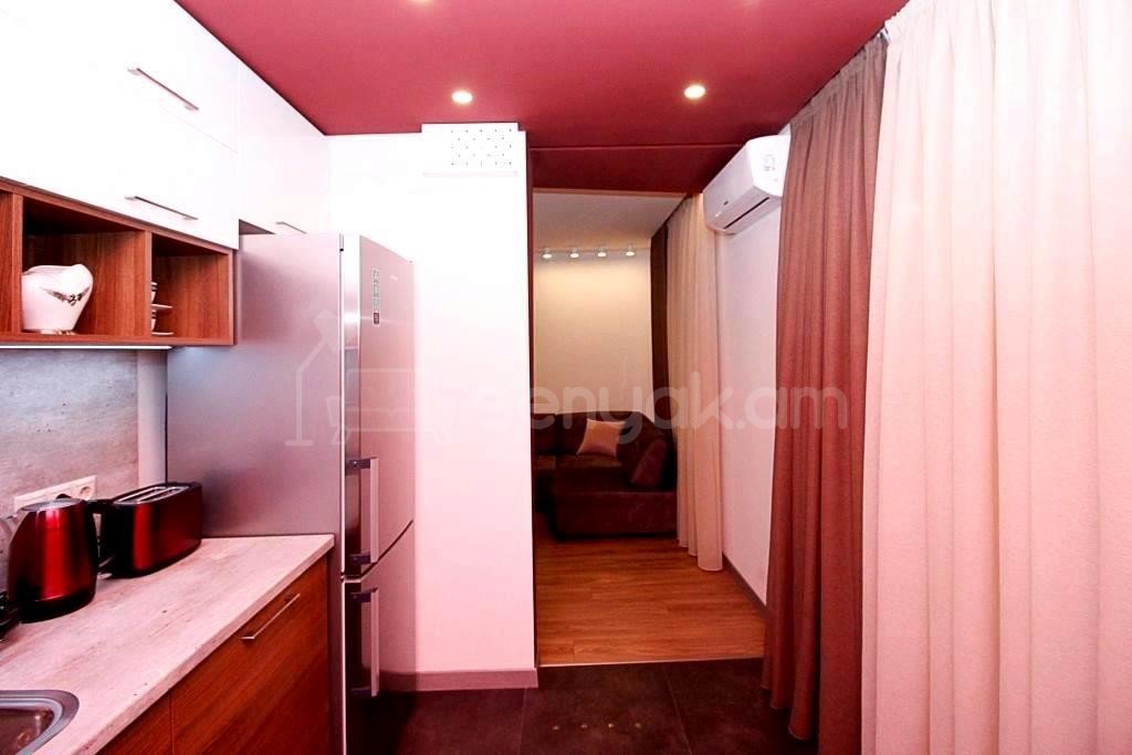 2 Սենյականոց Բնակարան Քարե Շենքում, 55քմ, 4/5 հարկ, Կապիտալ Վերանորոգված