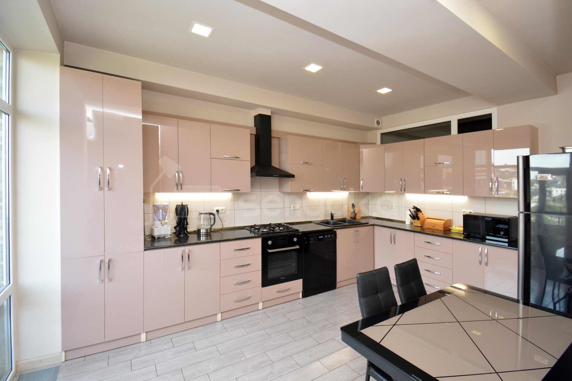 4 Սենյականոց Բնակարան Նորակառույցում, 126քմ, 7/8 հարկ, Կապիտալ Վերանորոգված