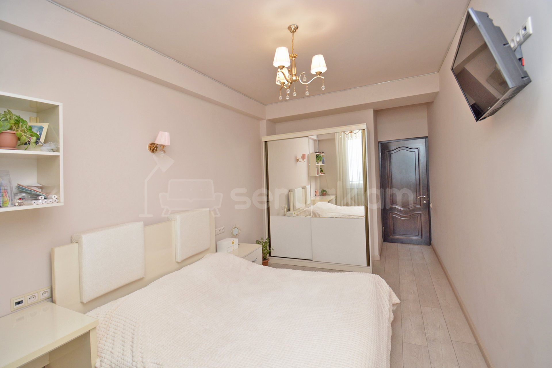 4 Սենյականոց Բնակարան Նորակառույցում, 126քմ, 7/8 հարկ, Կապիտալ Վերանորոգված