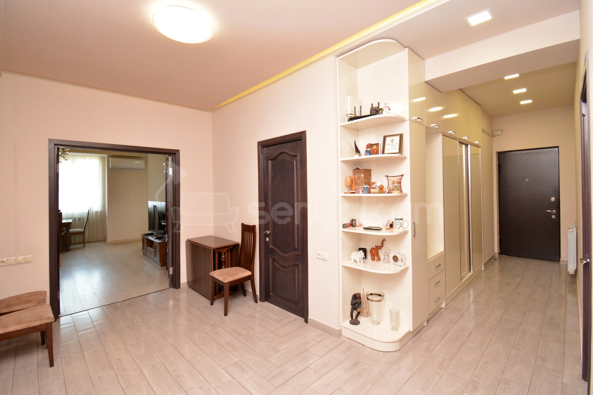 4 Սենյականոց Բնակարան Նորակառույցում, 126քմ, 7/8 հարկ, Կապիտալ Վերանորոգված