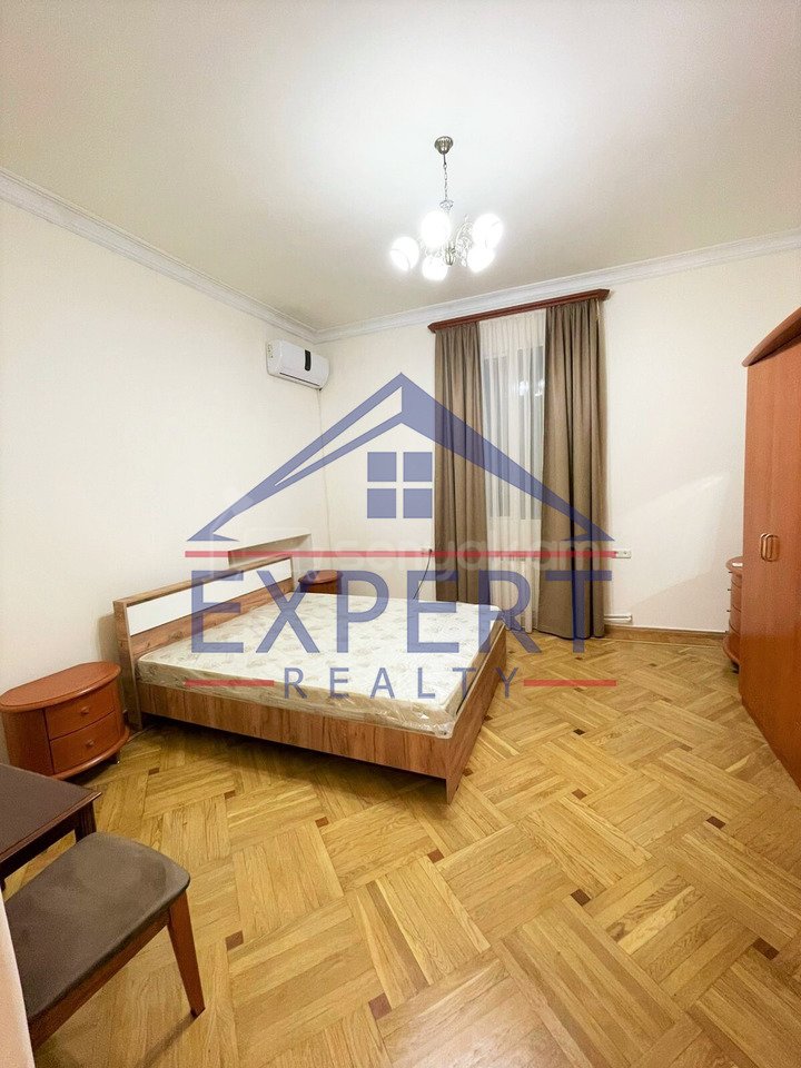 3 Սենյականոց Բնակարան Քարե Շենքում, 76քմ, 4/5 հարկ, Կապիտալ Վերանորոգված, Կահավորված, Արևկող