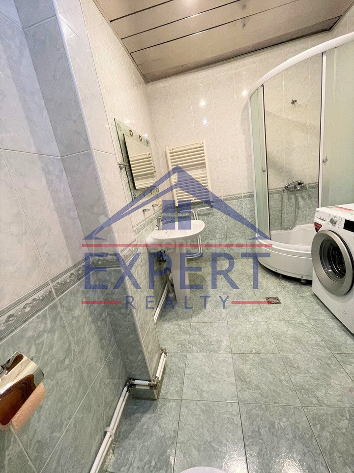 3 Սենյականոց Բնակարան Քարե Շենքում, 76քմ, 4/5 հարկ, Կապիտալ Վերանորոգված, Կահավորված, Արևկող