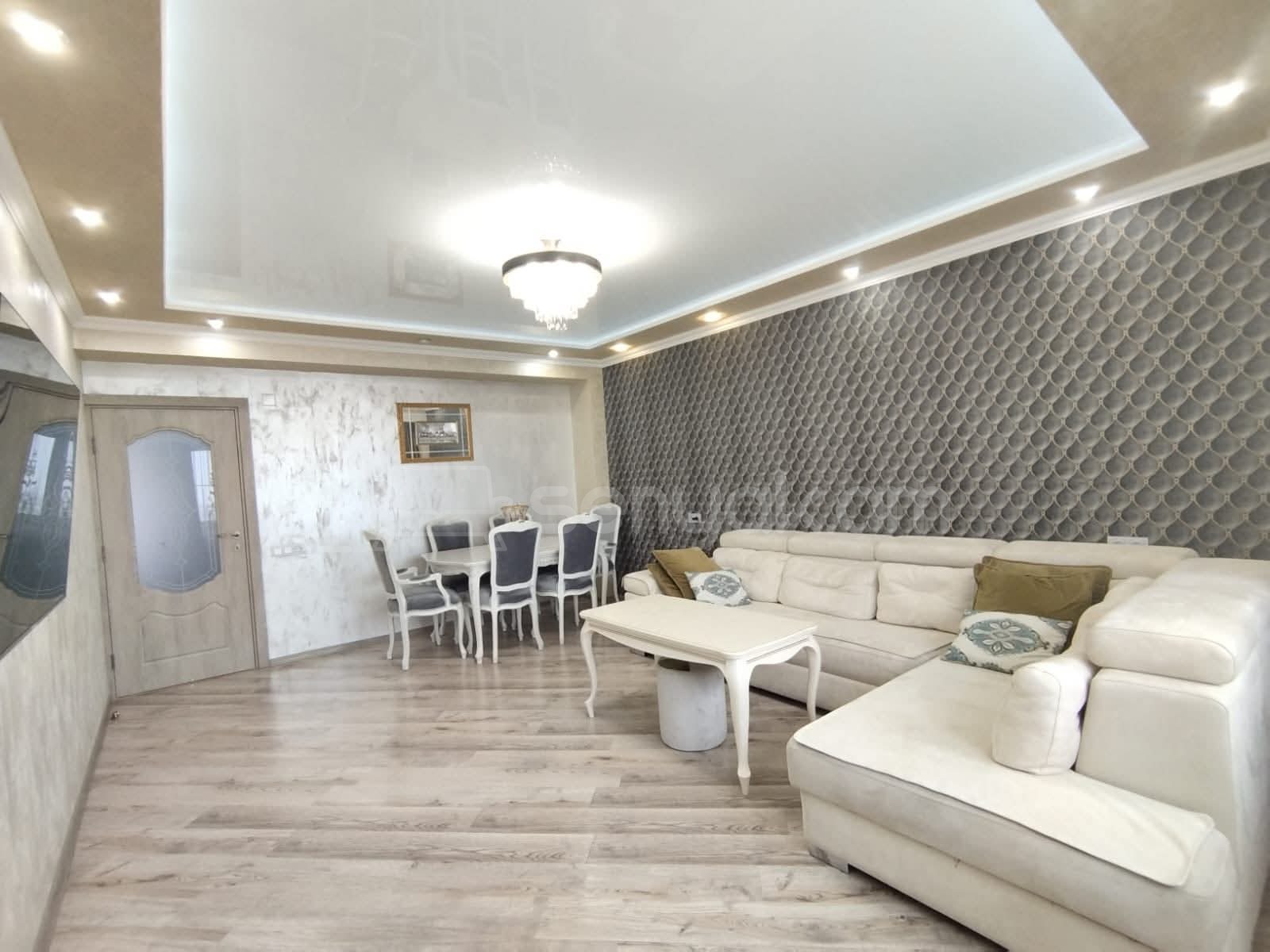 3 Սենյականոց Բնակարան, 70քմ, 7/9 հարկ, Դիզայներական Վերանորոգված, Կահավորված