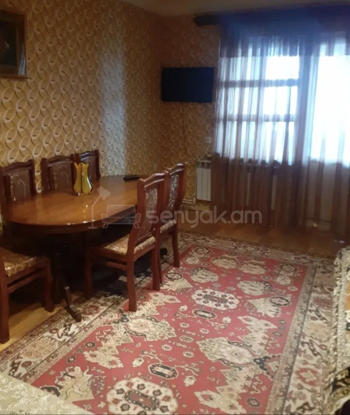 2 Սենյականոց Բնակարան Քարե Շենքում, 62քմ, 3/5 հարկ, Նորմալ Վիճակում, Կահավորված