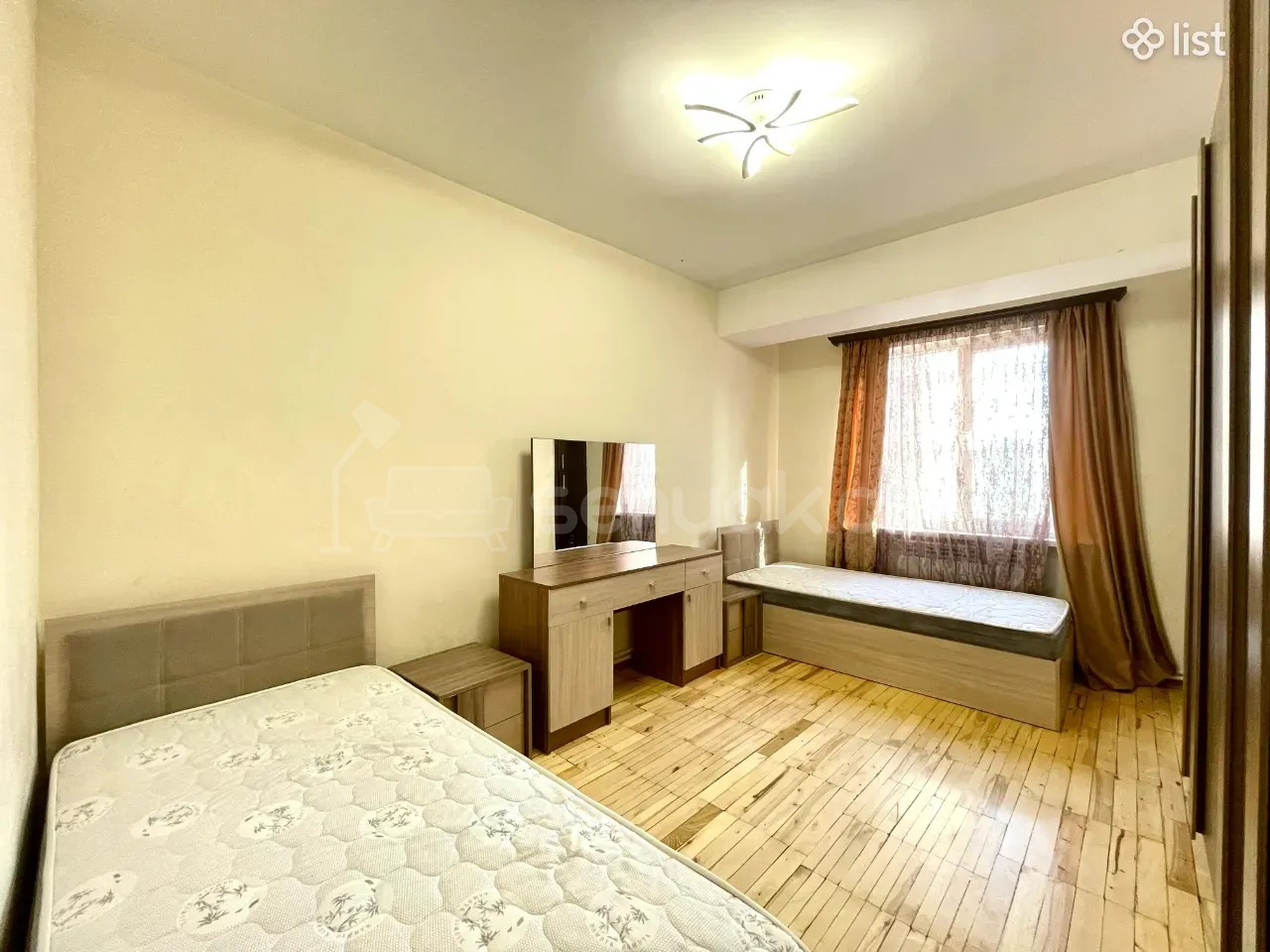 3 Սենյականոց Բնակարան, 78քմ, 2/9 հարկ, Նորմալ Վիճակում, Կահավորված, Արևկող