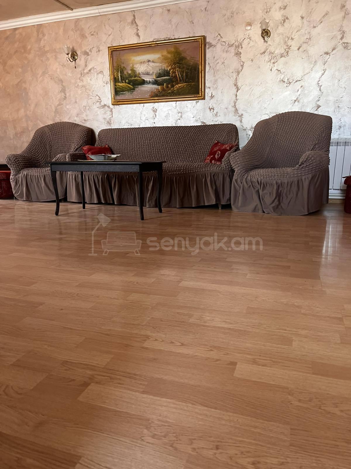 2 Սենյականոց Բնակարան Քարե Շենքում, 56քմ, 2/2 հարկ, Նորմալ Վիճակում, Կահավորված