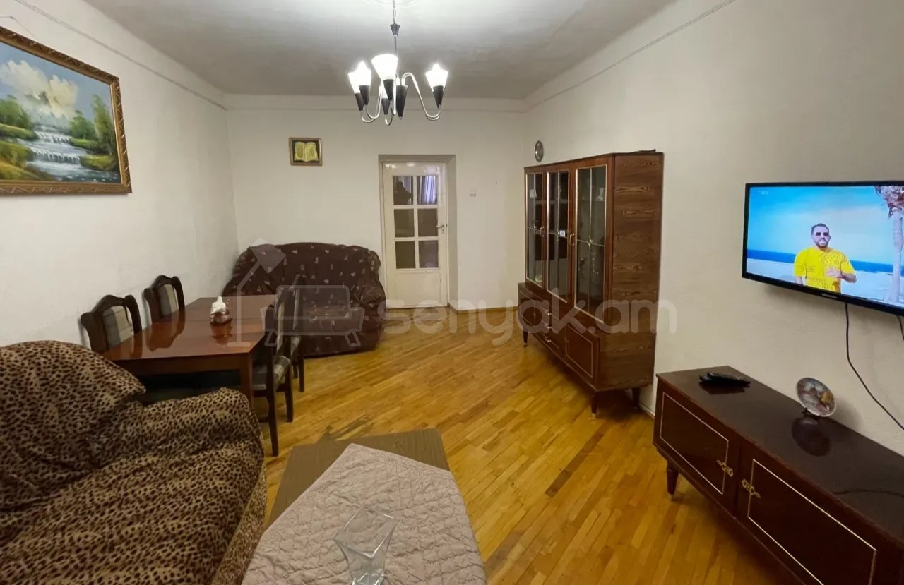 3 Սենյականոց Բնակարան Քարե Շենքում, 78քմ, 3/5 հարկ, Նորմալ Վիճակում, Կահավորված