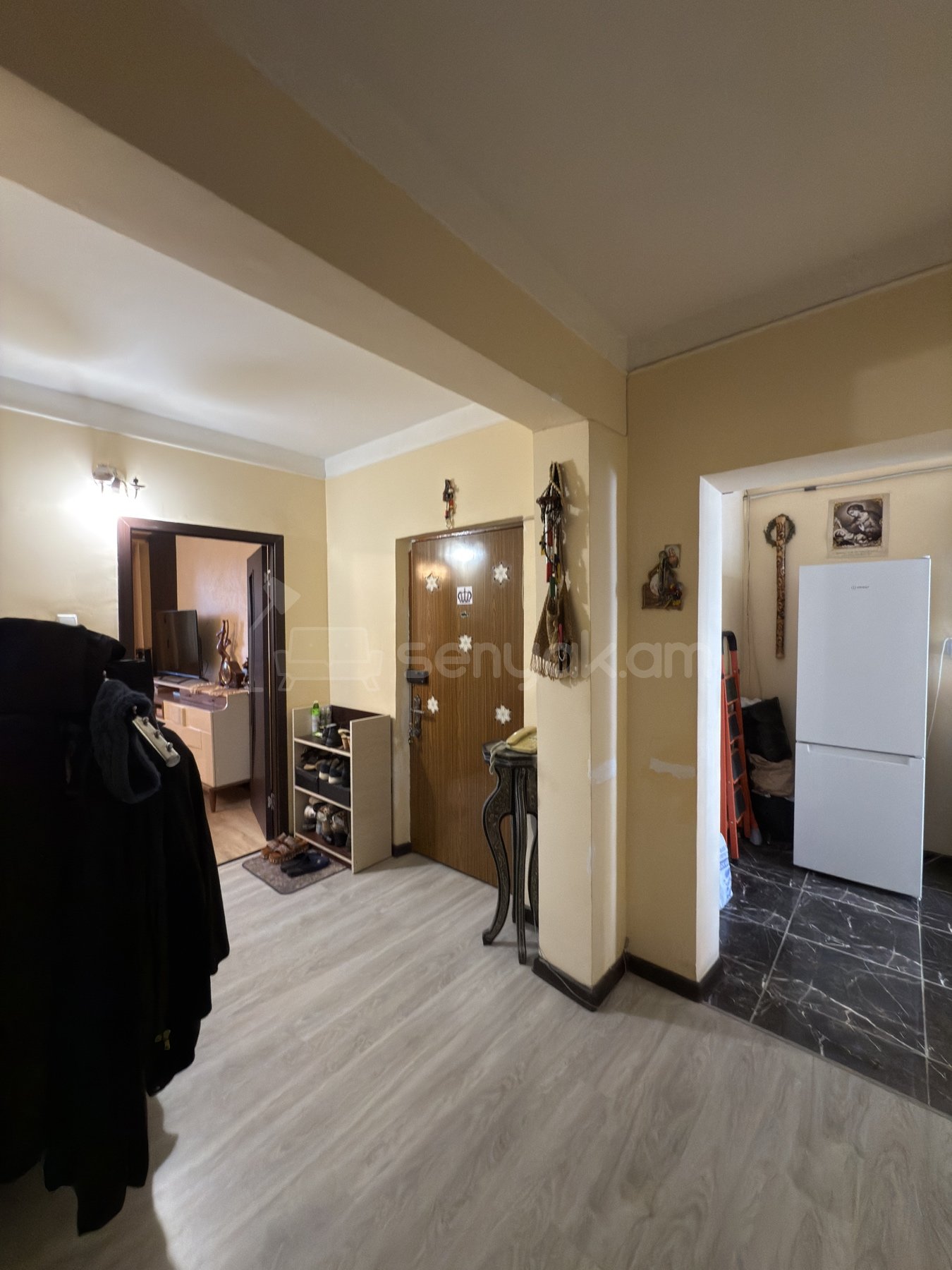 3 Սենյականոց Բնակարան, 97քմ, 7/9 հարկ, Նորմալ Վիճակում